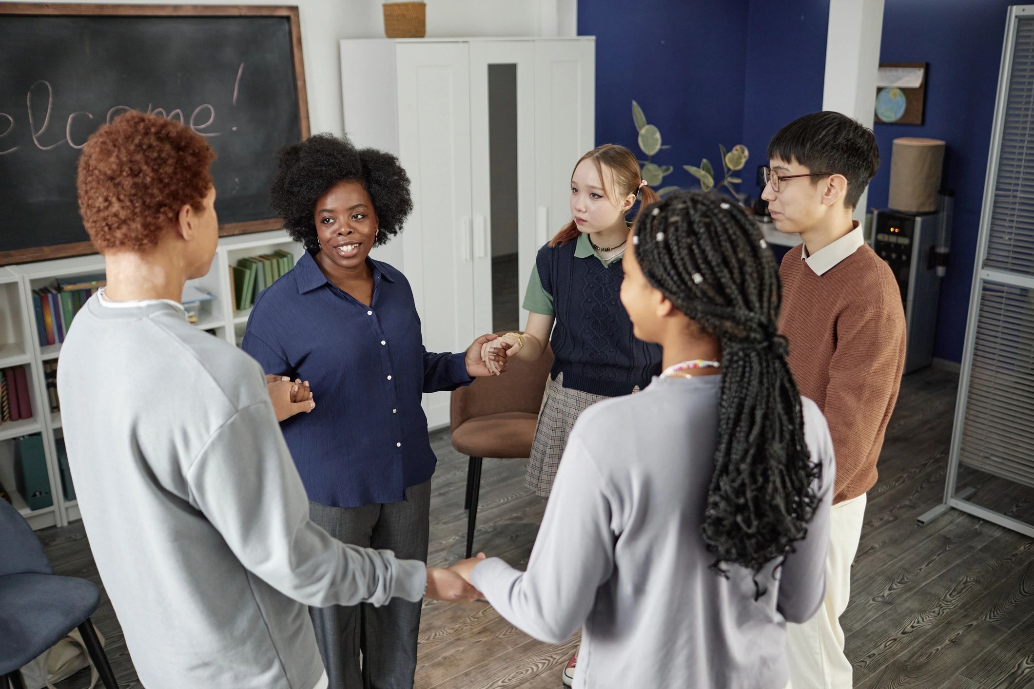 peer support group discussion